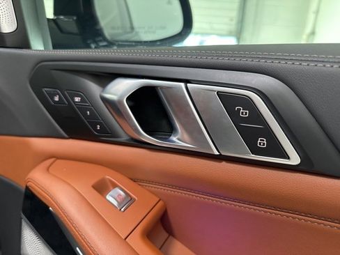 Used 2024 BMW X7 M60i w/ Executive Package image 57
