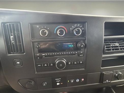 Used 2019 Chevrolet Express 3500 LS image 7