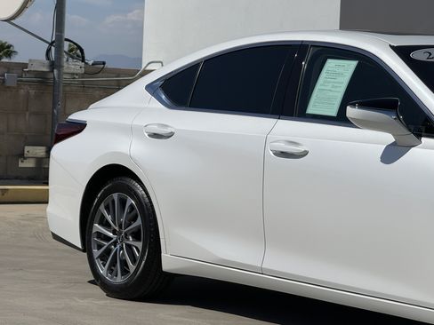 Certified 2025 Lexus ES 350 FWD image 5