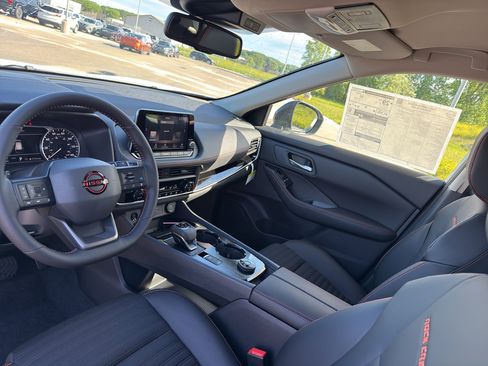 New 2026 Nissan Rogue SV AWD/4WD image 25