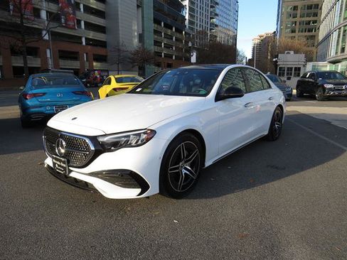 Used 2025 Mercedes-Benz E 350 4MATIC Sedan image 1