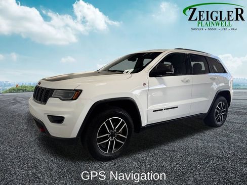 Used 2021 Jeep Grand Cherokee Trailhawk w/ Premium Lighting Group AWD/4WD image 2
