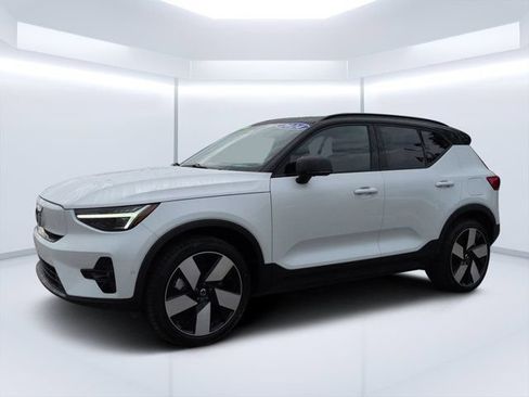 Used 2024 Volvo XC40 Recharge Plus w/ Protection Package Premier RWD image 7