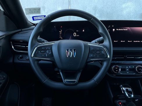 Used 2025 Buick Envista Sport Touring image 32