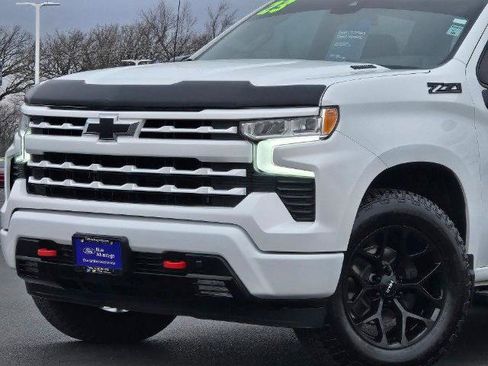 Used 2023 Chevrolet Silverado 1500 RST image 2