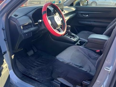 Used 2023 Honda CR-V LX image 4