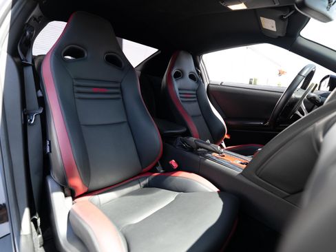Used 2013 Nissan GT-R Black Edition AWD/4WD image 88