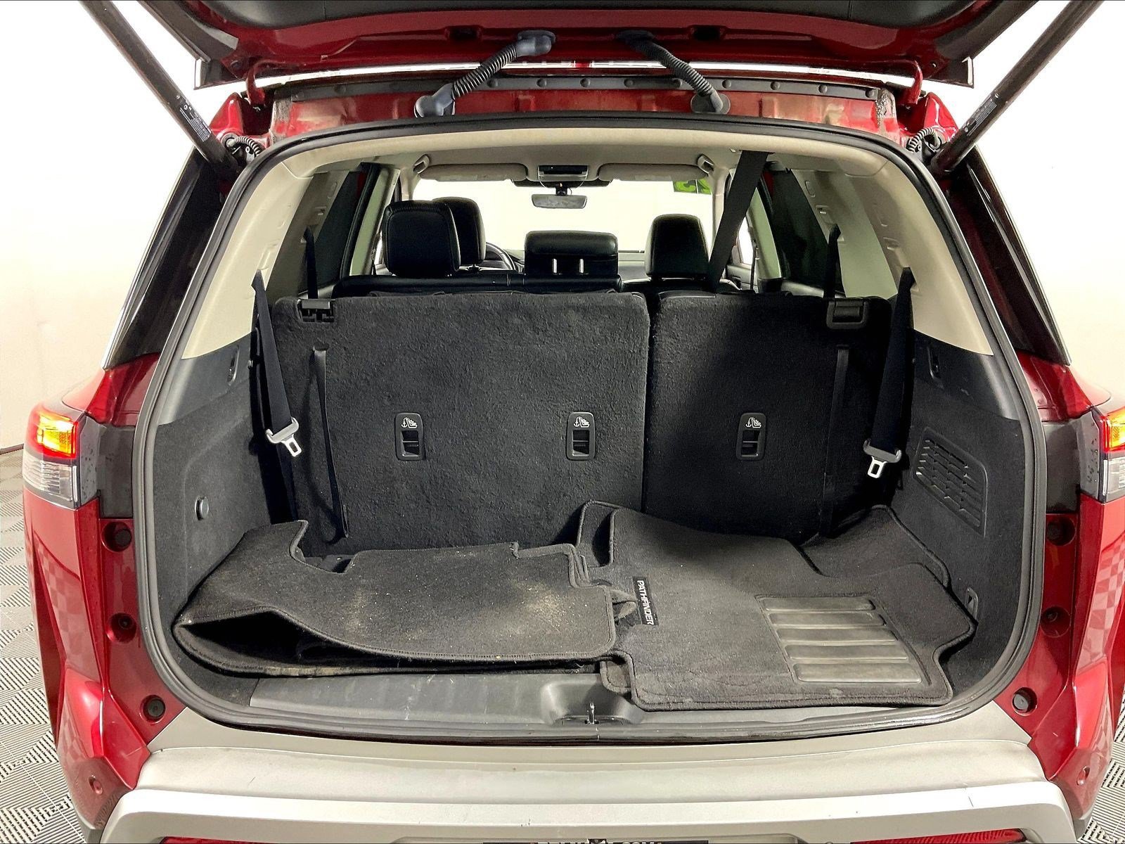 Used 2023 Nissan Pathfinder SL AWD/4WD image 38