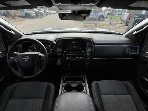 Used 2024 Nissan Titan SV w/ SV Convenience Package image 10