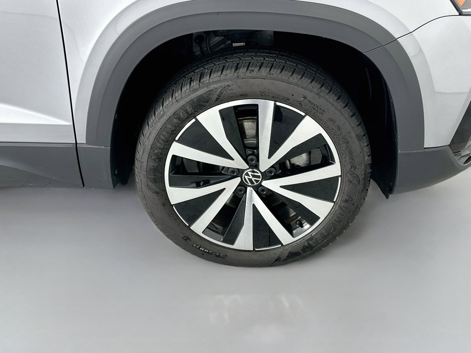 Used 2024 Volkswagen Taos SE FWD image 35