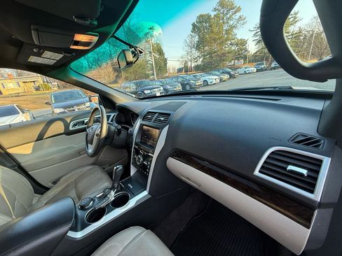 Used 2013 Ford Explorer Limited image 28