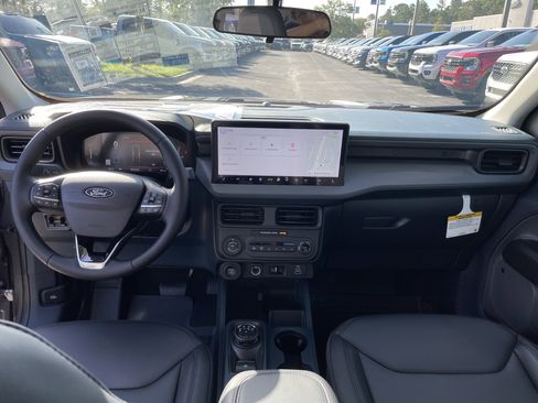 New 2025 Ford Maverick Lariat w/ Black Appearance Package image 36