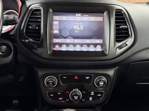 Used 2018 Jeep Compass Trailhawk AWD/4WD image 8