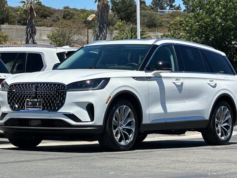 New 2026 Lincoln Aviator Reserve w/ Illumination Package RWD image 7