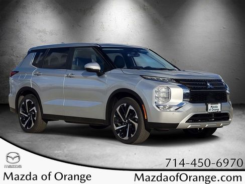 Used 2024 Mitsubishi Outlander SE Black Edition image 1