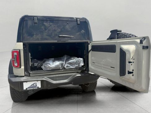 Used 2025 Ford Bronco Badlands AWD/4WD image 8