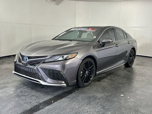 Used 2024 Toyota Camry XSE w/ Navigation Package image 6