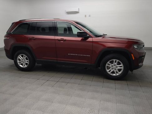 Used 2024 Jeep Grand Cherokee Laredo RWD image 11