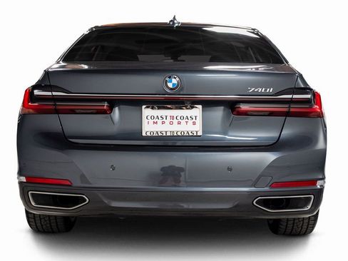 Used 2020 BMW 740i w/ Premium Package image 17