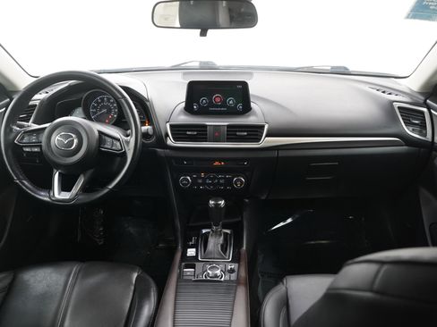 Used 2018 MAZDA MAZDA3 Touring FWD image 13
