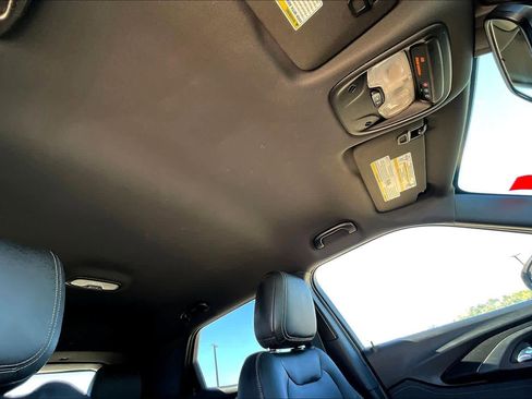 Used 2021 Chevrolet TrailBlazer ACTIV w/ Technology Package image 9