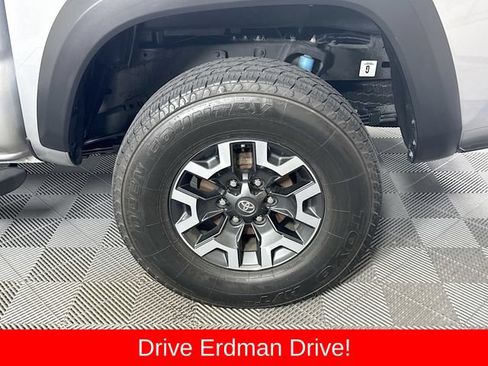 Certified 2021 Toyota Tacoma TRD Off-Road AWD/4WD image 4