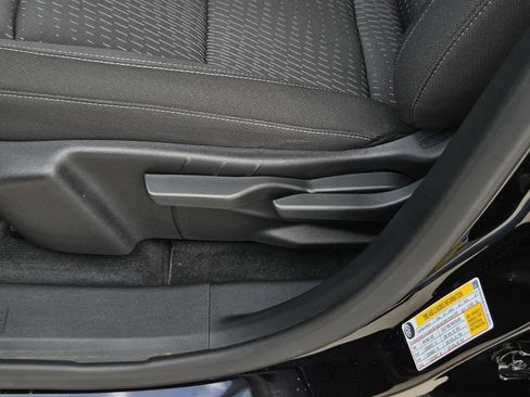 Used 2026 Chevrolet Equinox LT FWD image 13