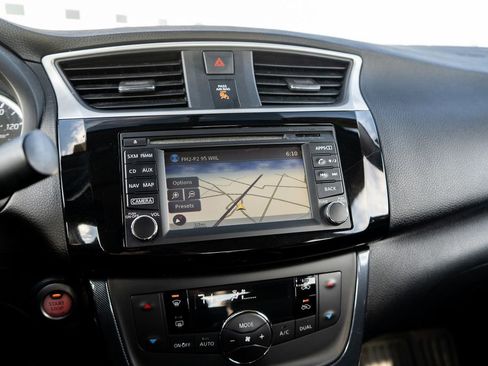 Used 2018 Nissan Sentra SR w/ Technology Package image 30