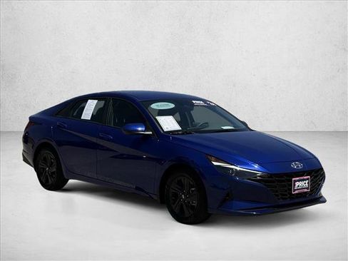 Certified 2023 Hyundai Elantra SEL FWD image 3