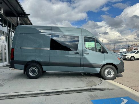 Used 2024 Mercedes-Benz Sprinter 144 Cargo image 9