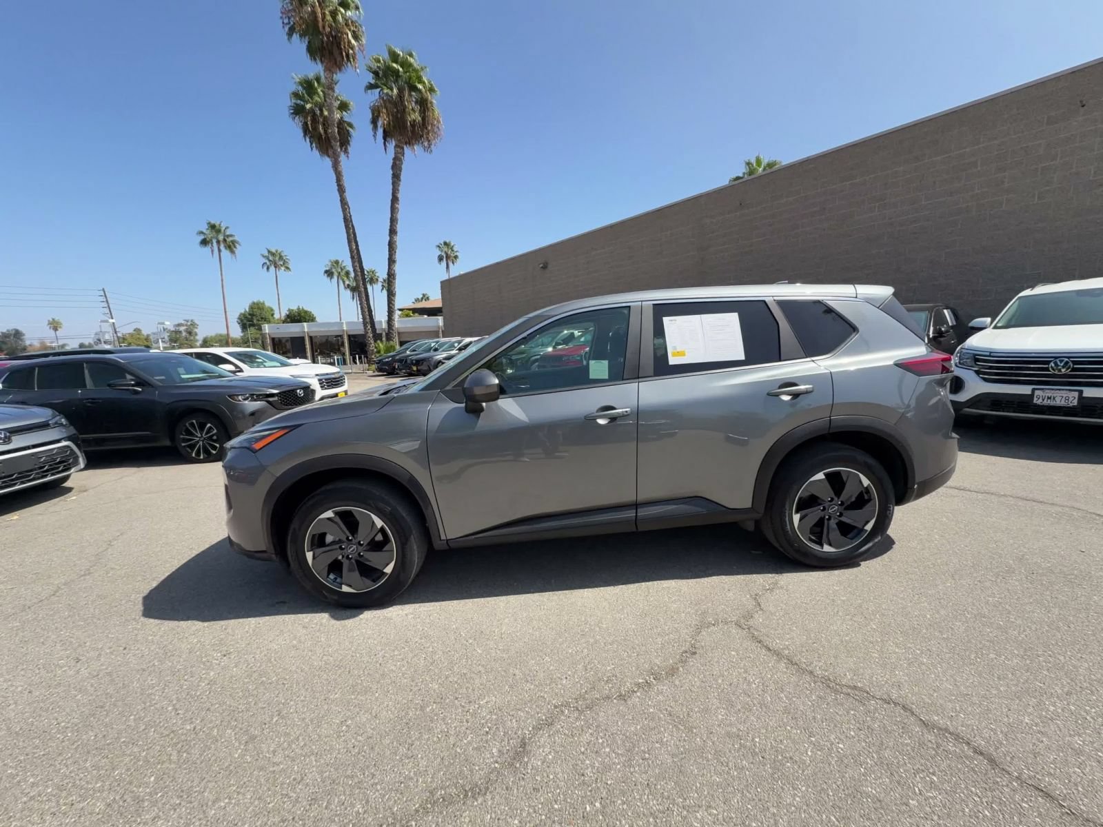 Used 2025 Nissan Rogue SV FWD image 8