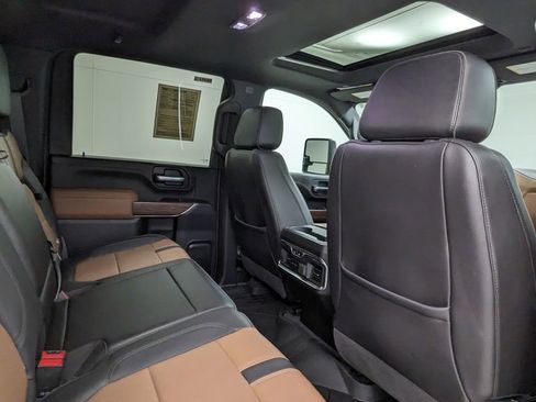 Used 2021 Chevrolet Silverado 3500 High Country image 39