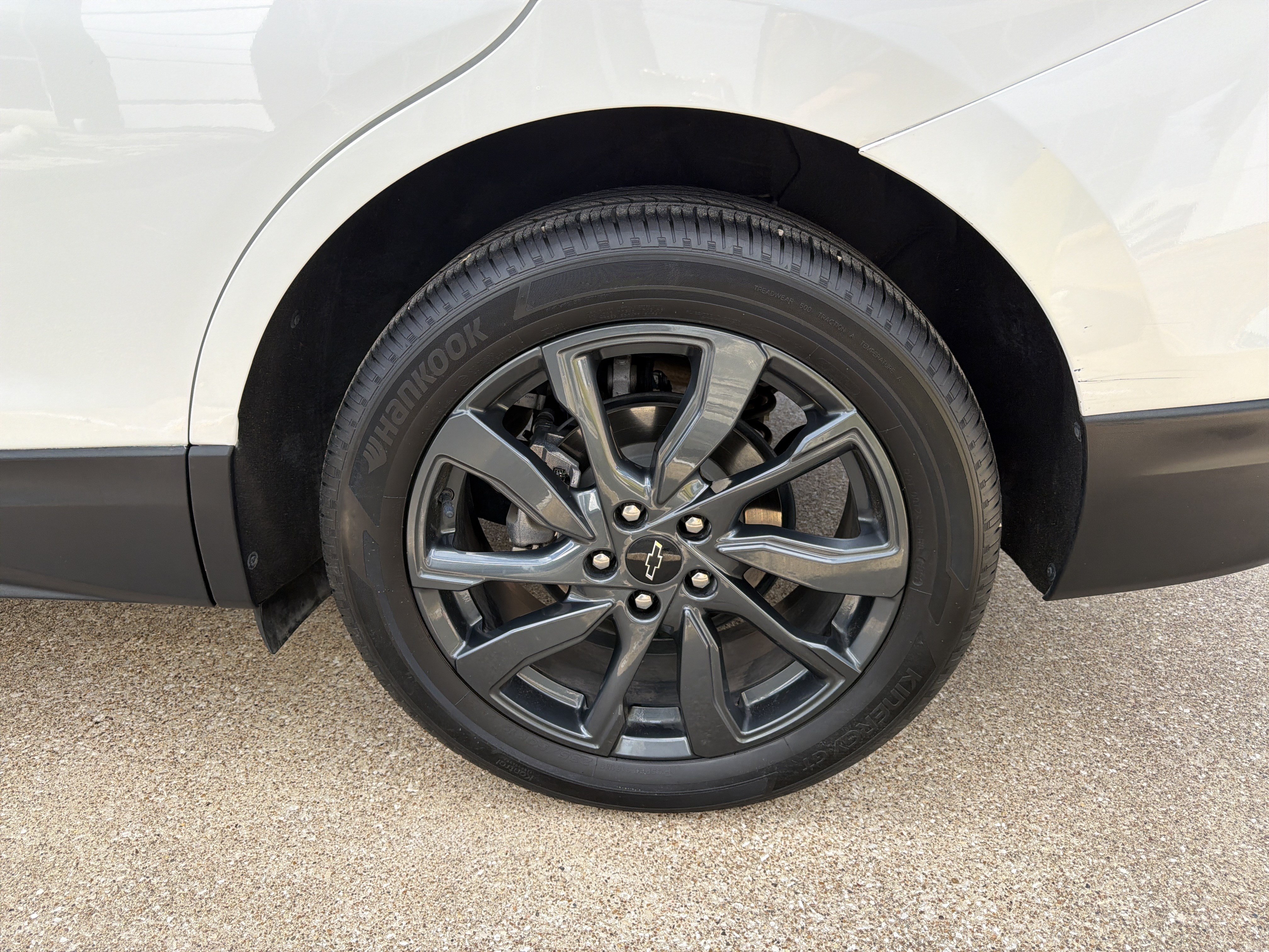 Used 2023 Chevrolet Equinox RS w/ RS Leather Package FWD image 23