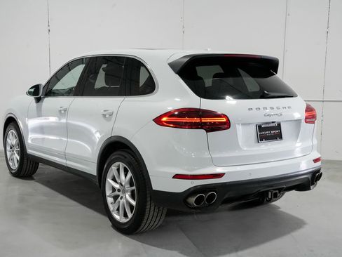 Used 2015 Porsche Cayenne S image 3
