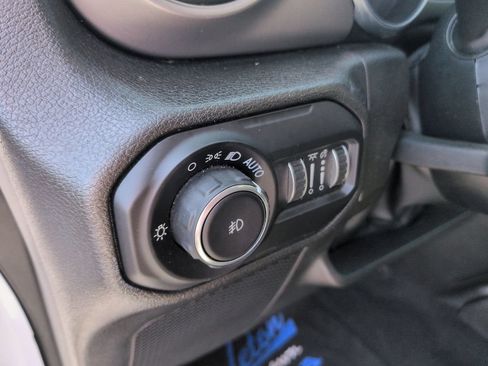 Used 2022 Jeep Wrangler Unlimited Sport AWD/4WD image 23