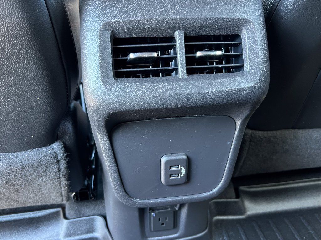 Used 2022 Chevrolet Equinox RS w/ RS Leather Package AWD/4WD image 13