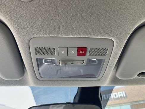 New 2025 Hyundai Venue Limited image 24