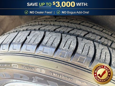 Used 2023 Chrysler Pacifica Touring-L image 11