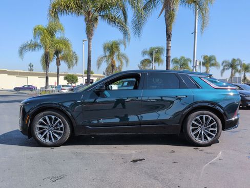 Used 2024 Cadillac Lyriq Sport RWD image 7