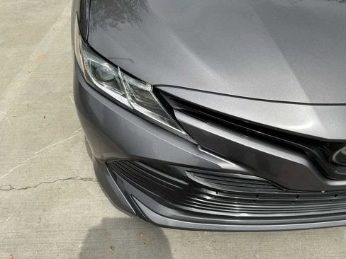 Used 2019 Toyota Camry LE image 11