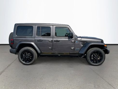 Certified 2025 Jeep Wrangler Unlimited Sahara w/ Safety Group AWD/4WD image 8