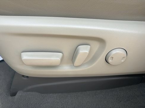 Used 2020 Toyota Sienna XLE w/ XLE Navigation Package image 22