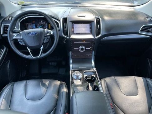 Used 2019 Ford Edge Titanium FWD image 10