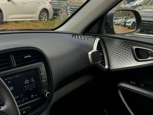 Used 2025 Kia Soul LX w/ LX Technology Package image 30
