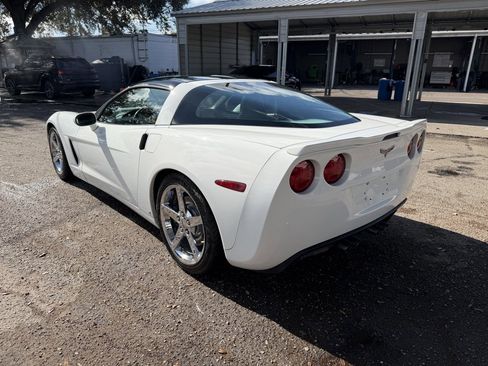 Used 2007 Chevrolet Corvette Coupe w/ Preferred Equipment Group image 4