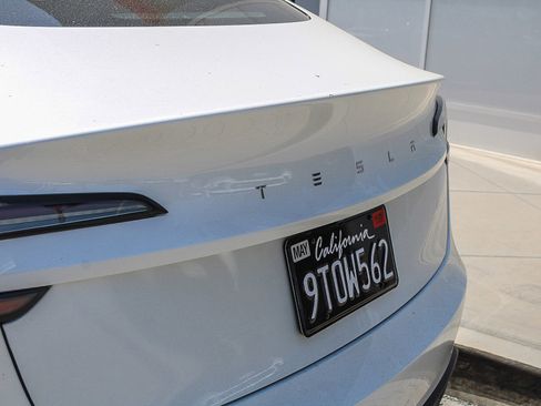 Used 2025 Tesla Model 3 Long Range RWD image 11