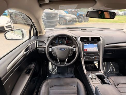 Used 2018 Ford Fusion SE w/ Equipment Group 602A FWD image 23