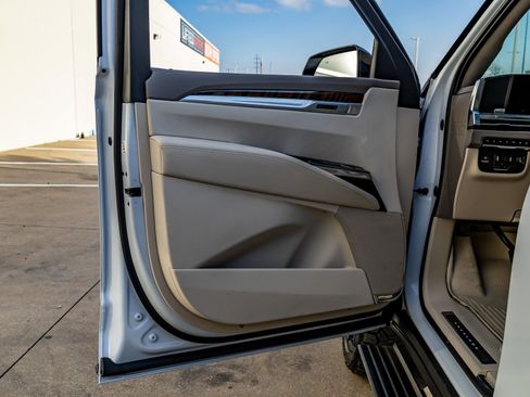 Used 2026 Cadillac Escalade Platinum Sport w/ LPO, ONYX Package image 35