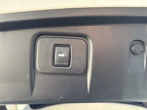 Used 2020 Nissan Murano Platinum w/ Cargo Package image 17