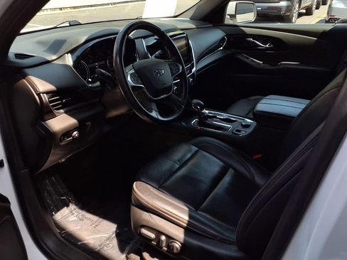 Used 2022 Chevrolet Traverse RS FWD image 15